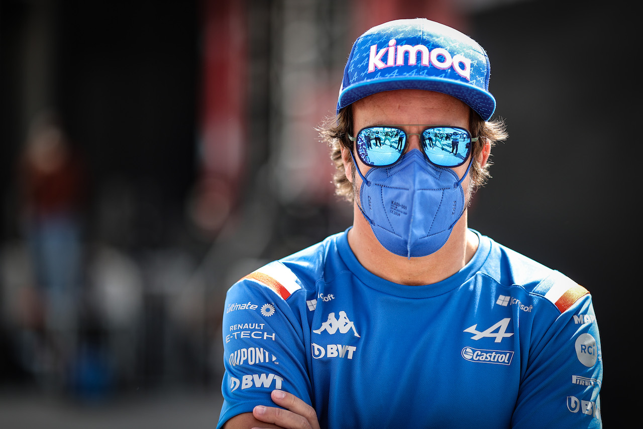 GP BAHRAIN, Fernando Alonso (ESP), Alpine F1 Team 
19.03.2022. Formula 1 World Championship, Rd 1, Bahrain Grand Prix, Sakhir, Bahrain, Qualifiche Day.
- www.xpbimages.com, EMail: requests@xpbimages.com ¬© Copyright: Charniaux / XPB Images