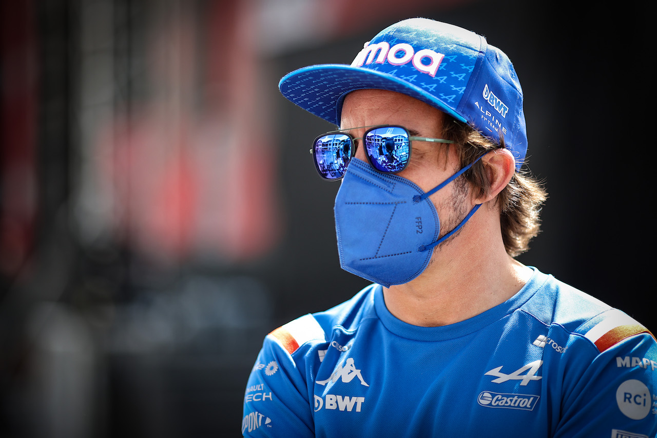 GP BAHRAIN, Fernando Alonso (ESP), Alpine F1 Team 
19.03.2022. Formula 1 World Championship, Rd 1, Bahrain Grand Prix, Sakhir, Bahrain, Qualifiche Day.
- www.xpbimages.com, EMail: requests@xpbimages.com ¬© Copyright: Charniaux / XPB Images