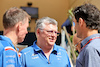 GP BAHRAIN, (L to R): Alan Permane (GBR) Alpine F1 Team Trackside Operations Director with Otmar Szafnauer (USA) Alpine F1 Team, Team Principal e Mark Webber (AUS) Channel 4 Presenter.
19.03.2022. Formula 1 World Championship, Rd 1, Bahrain Grand Prix, Sakhir, Bahrain, Qualifiche Day.
- www.xpbimages.com, EMail: requests@xpbimages.com © Copyright: Moy / XPB Images