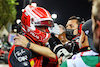 GP BAHRAIN, Charles Leclerc (MON) Ferrari celebrates his pole position in qualifying parc ferme.
19.03.2022. Formula 1 World Championship, Rd 1, Bahrain Grand Prix, Sakhir, Bahrain, Qualifiche Day.
- www.xpbimages.com, EMail: requests@xpbimages.com © Copyright: Batchelor / XPB Images