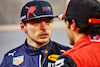 GP BAHRAIN, (L to R): Max Verstappen (NLD) Red Bull Racing with Carlos Sainz Jr (ESP) Ferrari in qualifying parc ferme.
19.03.2022. Formula 1 World Championship, Rd 1, Bahrain Grand Prix, Sakhir, Bahrain, Qualifiche Day.
- www.xpbimages.com, EMail: requests@xpbimages.com © Copyright: Batchelor / XPB Images