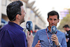 GP BAHRAIN, Mark Webber (AUS) Channel 4 Presenter with Steve Jones (GBR) Channel 4 F1 Presenter.
19.03.2022. Formula 1 World Championship, Rd 1, Bahrain Grand Prix, Sakhir, Bahrain, Qualifiche Day.
- www.xpbimages.com, EMail: requests@xpbimages.com © Copyright: Moy / XPB Images