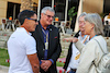 GP BAHRAIN, (L to R): Stuart Maloney, father of Zane Maloney (BRB) Trident F3 driver; Andrew Mallalieu (BAR) FIA Steward; Nick Mason (GBR) Pink Floyd Drummer e sua moglie Annette Lynton (GBR) Actress.
19.03.2022. Formula 1 World Championship, Rd 1, Bahrain Grand Prix, Sakhir, Bahrain, Qualifiche Day.
- www.xpbimages.com, EMail: requests@xpbimages.com © Copyright: Moy / XPB Images