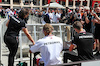 GP BAHRAIN, Lewis Hamilton (GBR) Mercedes AMG F1 e George Russell (GBR) Mercedes AMG F1 sign autographs for the fans.
19.03.2022. Formula 1 World Championship, Rd 1, Bahrain Grand Prix, Sakhir, Bahrain, Qualifiche Day.
 - www.xpbimages.com, EMail: requests@xpbimages.com © Copyright: Coates / XPB Images
