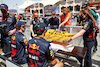 GP BAHRAIN, Max Verstappen (NLD) Red Bull Racing e Sergio Perez (MEX) Red Bull Racing sign autographs for the fans.
19.03.2022. Formula 1 World Championship, Rd 1, Bahrain Grand Prix, Sakhir, Bahrain, Qualifiche Day.
 - www.xpbimages.com, EMail: requests@xpbimages.com © Copyright: Coates / XPB Images