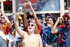 GP BAHRAIN, Circuit Atmosfera - fans in the Fanzone.
19.03.2022. Formula 1 World Championship, Rd 1, Bahrain Grand Prix, Sakhir, Bahrain, Qualifiche Day.
 - www.xpbimages.com, EMail: requests@xpbimages.com © Copyright: Coates / XPB Images
