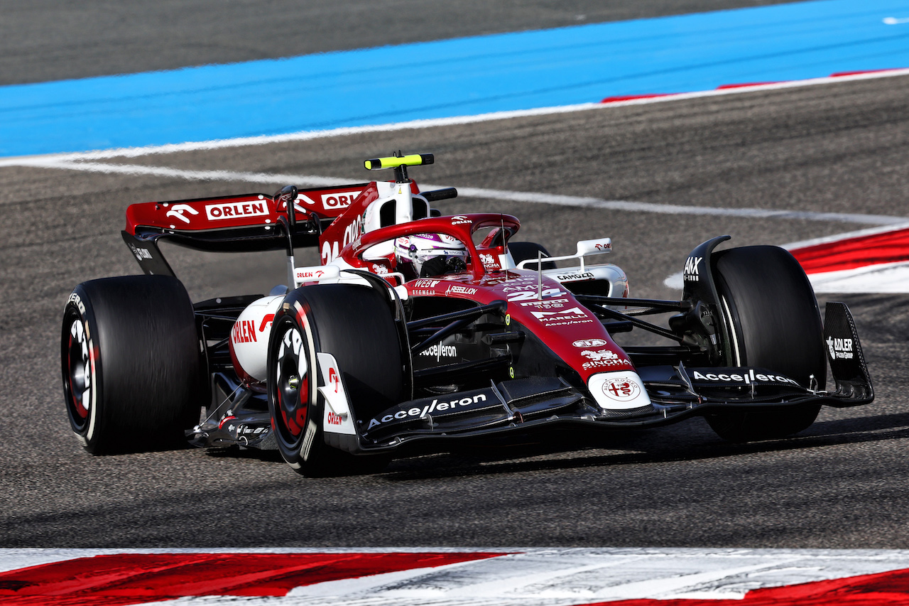 GP BAHRAIN, Guanyu Zhou (CHN) Alfa Romeo F1 Team C42.
18.03.2022. Formula 1 World Championship, Rd 1, Bahrain Grand Prix, Sakhir, Bahrain, Practice Day
- www.xpbimages.com, EMail: requests@xpbimages.com © Copyright: Batchelor / XPB Images