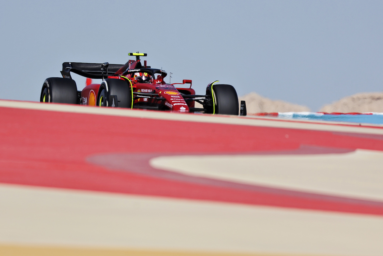 GP BAHRAIN, Carlos Sainz Jr (ESP) Ferrari F1-75.
18.03.2022. Formula 1 World Championship, Rd 1, Bahrain Grand Prix, Sakhir, Bahrain, Practice Day
- www.xpbimages.com, EMail: requests@xpbimages.com © Copyright: Bearne / XPB Images