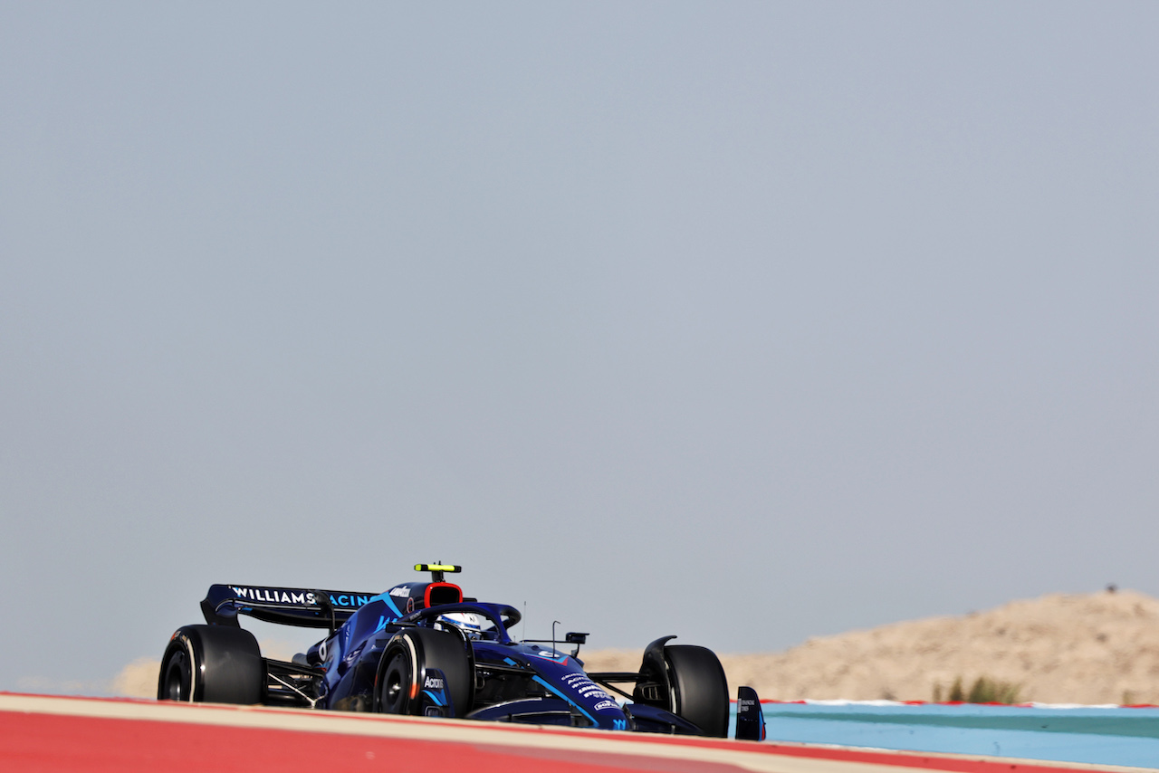 GP BAHRAIN, Nicholas Latifi (CDN) Williams Racing FW44.
18.03.2022. Formula 1 World Championship, Rd 1, Bahrain Grand Prix, Sakhir, Bahrain, Practice Day
- www.xpbimages.com, EMail: requests@xpbimages.com © Copyright: Bearne / XPB Images