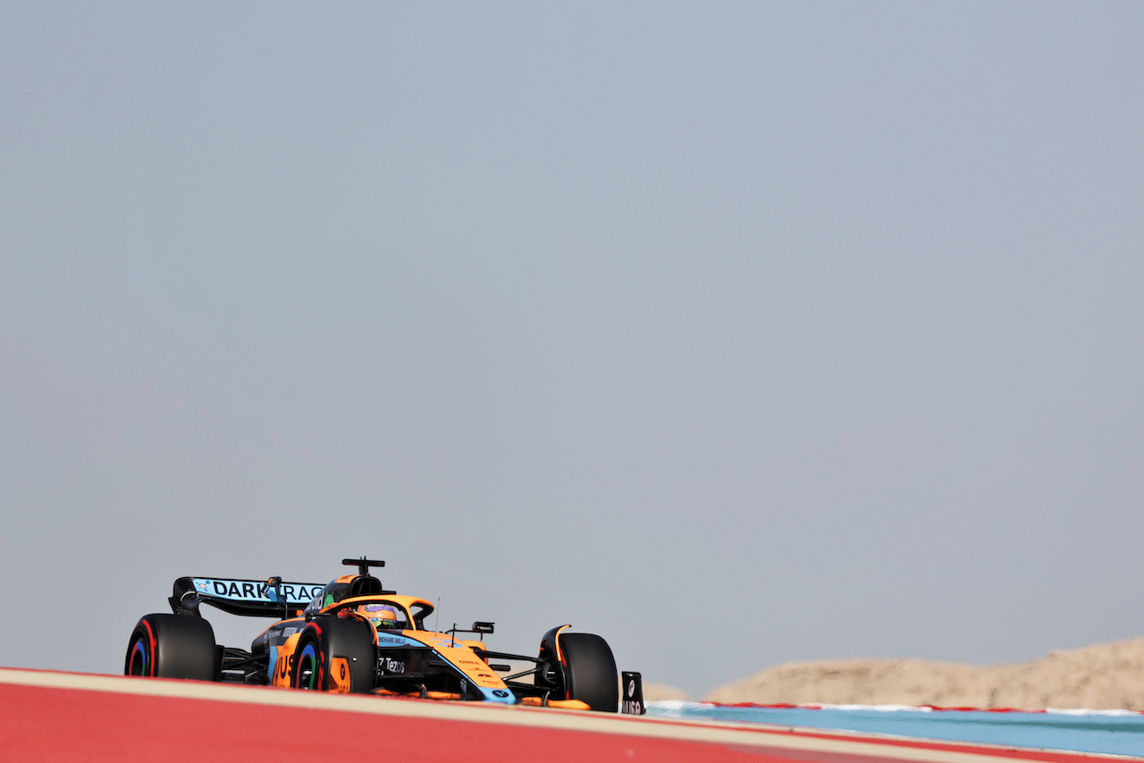 GP BAHRAIN, Daniel Ricciardo (AUS) McLaren MCL36.
18.03.2022. Formula 1 World Championship, Rd 1, Bahrain Grand Prix, Sakhir, Bahrain, Practice Day
- www.xpbimages.com, EMail: requests@xpbimages.com © Copyright: Bearne / XPB Images