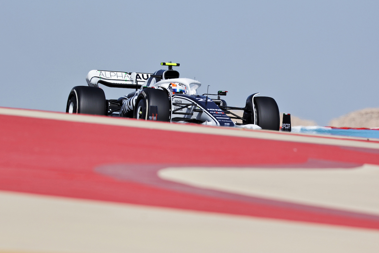 GP BAHRAIN, Yuki Tsunoda (JPN) AlphaTauri AT03.
18.03.2022. Formula 1 World Championship, Rd 1, Bahrain Grand Prix, Sakhir, Bahrain, Practice Day
- www.xpbimages.com, EMail: requests@xpbimages.com © Copyright: Bearne / XPB Images