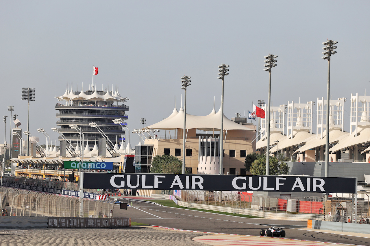 GP BAHRAIN, Mick Schumacher (GER) Haas VF-22.
18.03.2022. Formula 1 World Championship, Rd 1, Bahrain Grand Prix, Sakhir, Bahrain, Practice Day
- www.xpbimages.com, EMail: requests@xpbimages.com © Copyright: Moy / XPB Images