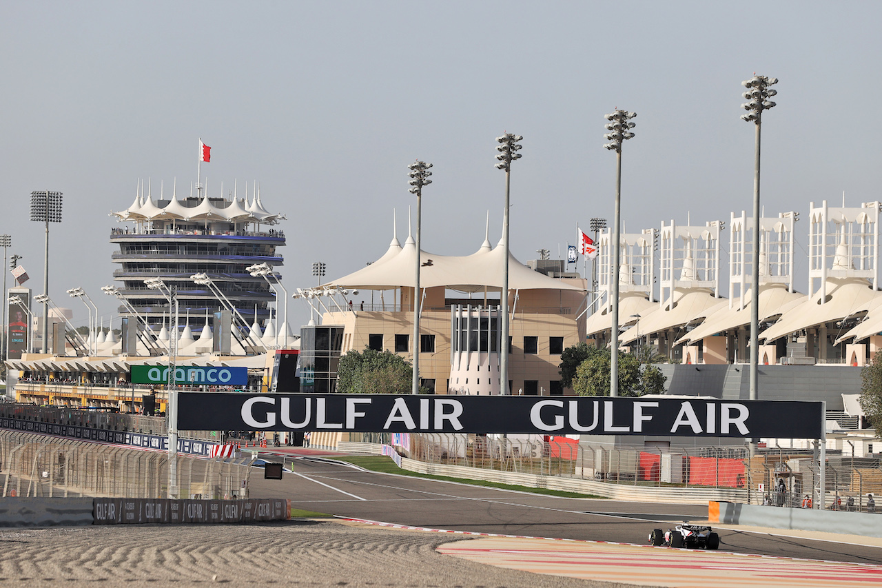 GP BAHRAIN, Kevin Magnussen (DEN) Haas VF-22.
18.03.2022. Formula 1 World Championship, Rd 1, Bahrain Grand Prix, Sakhir, Bahrain, Practice Day
- www.xpbimages.com, EMail: requests@xpbimages.com © Copyright: Moy / XPB Images