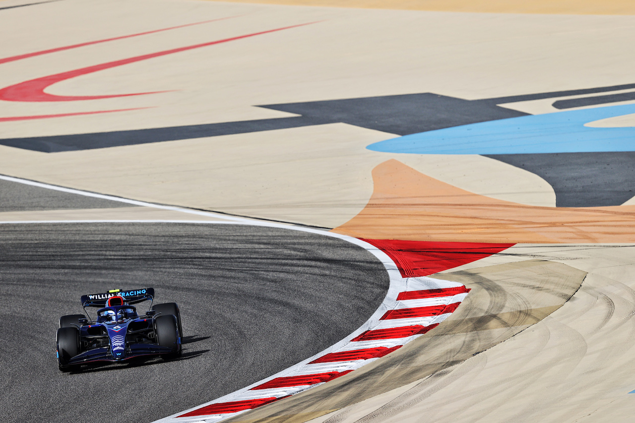 GP BAHRAIN, Nicholas Latifi (CDN) Williams Racing FW44.
18.03.2022. Formula 1 World Championship, Rd 1, Bahrain Grand Prix, Sakhir, Bahrain, Practice Day
- www.xpbimages.com, EMail: requests@xpbimages.com © Copyright: Moy / XPB Images