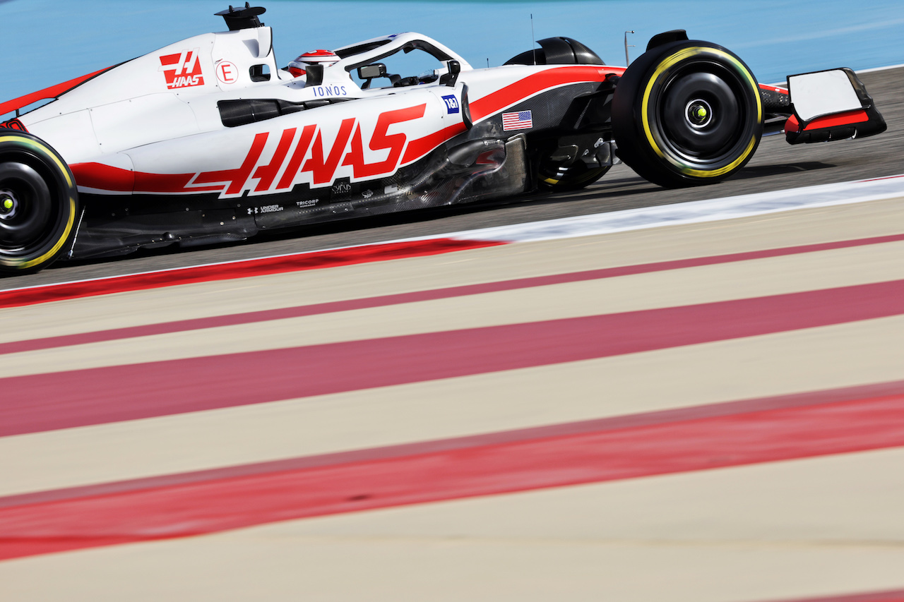 GP BAHRAIN, Kevin Magnussen (DEN) Haas VF-22.
18.03.2022. Formula 1 World Championship, Rd 1, Bahrain Grand Prix, Sakhir, Bahrain, Practice Day
- www.xpbimages.com, EMail: requests@xpbimages.com © Copyright: Bearne / XPB Images