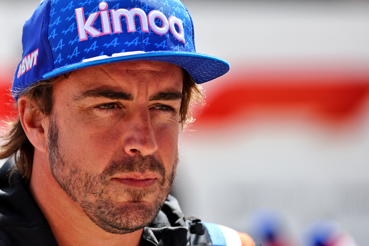 GP BAHRAIN, Fernando Alonso (ESP) Alpine F1 Team.
18.03.2022. Formula 1 World Championship, Rd 1, Bahrain Grand Prix, Sakhir, Bahrain, Practice Day
- www.xpbimages.com, EMail: requests@xpbimages.com © Copyright: Batchelor / XPB Images