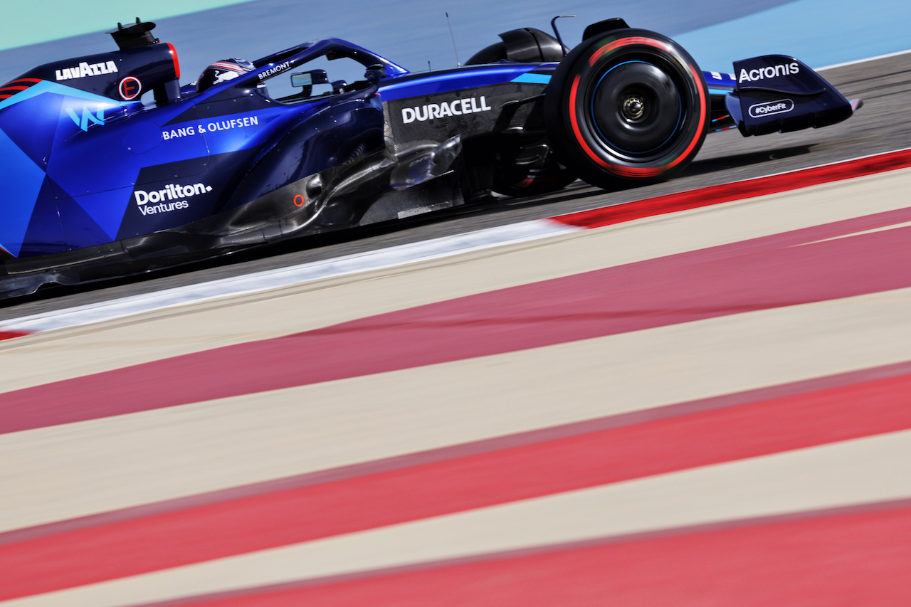 GP BAHRAIN, Nicholas Latifi (CDN) Williams Racing FW44.
18.03.2022. Formula 1 World Championship, Rd 1, Bahrain Grand Prix, Sakhir, Bahrain, Practice Day
- www.xpbimages.com, EMail: requests@xpbimages.com © Copyright: Bearne / XPB Images