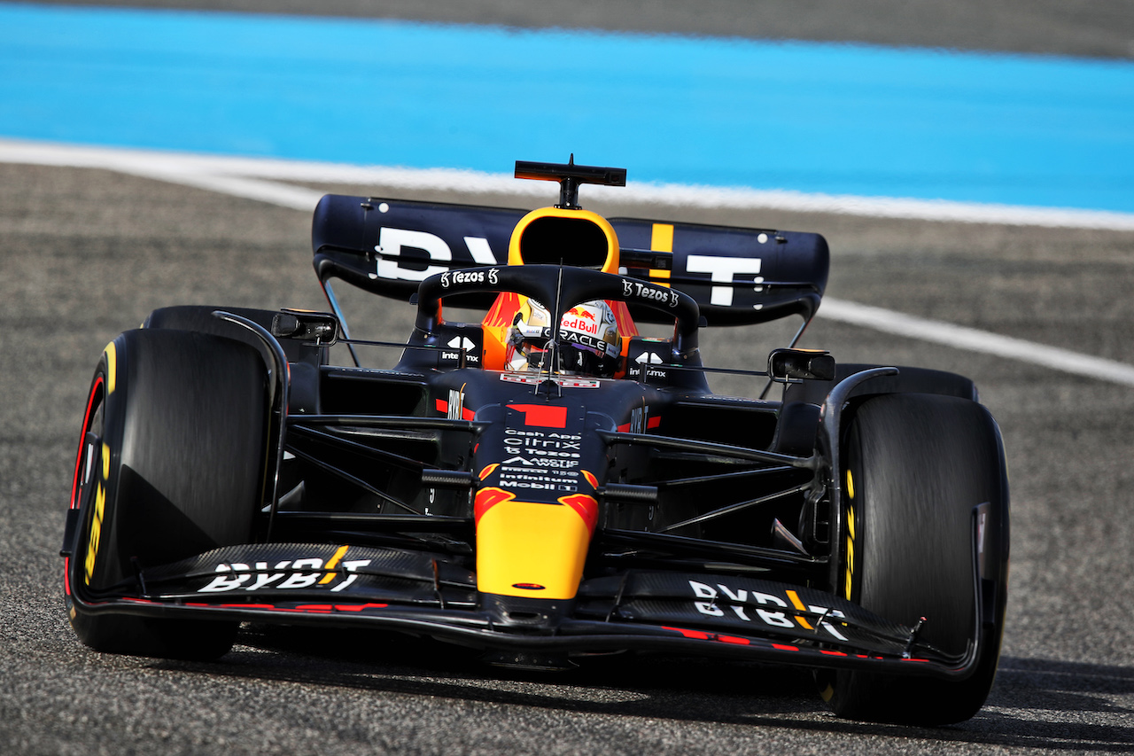 GP BAHRAIN, Max Verstappen (NLD) Red Bull Racing RB18.
18.03.2022. Formula 1 World Championship, Rd 1, Bahrain Grand Prix, Sakhir, Bahrain, Practice Day
 - www.xpbimages.com, EMail: requests@xpbimages.com © Copyright: Coates / XPB Images