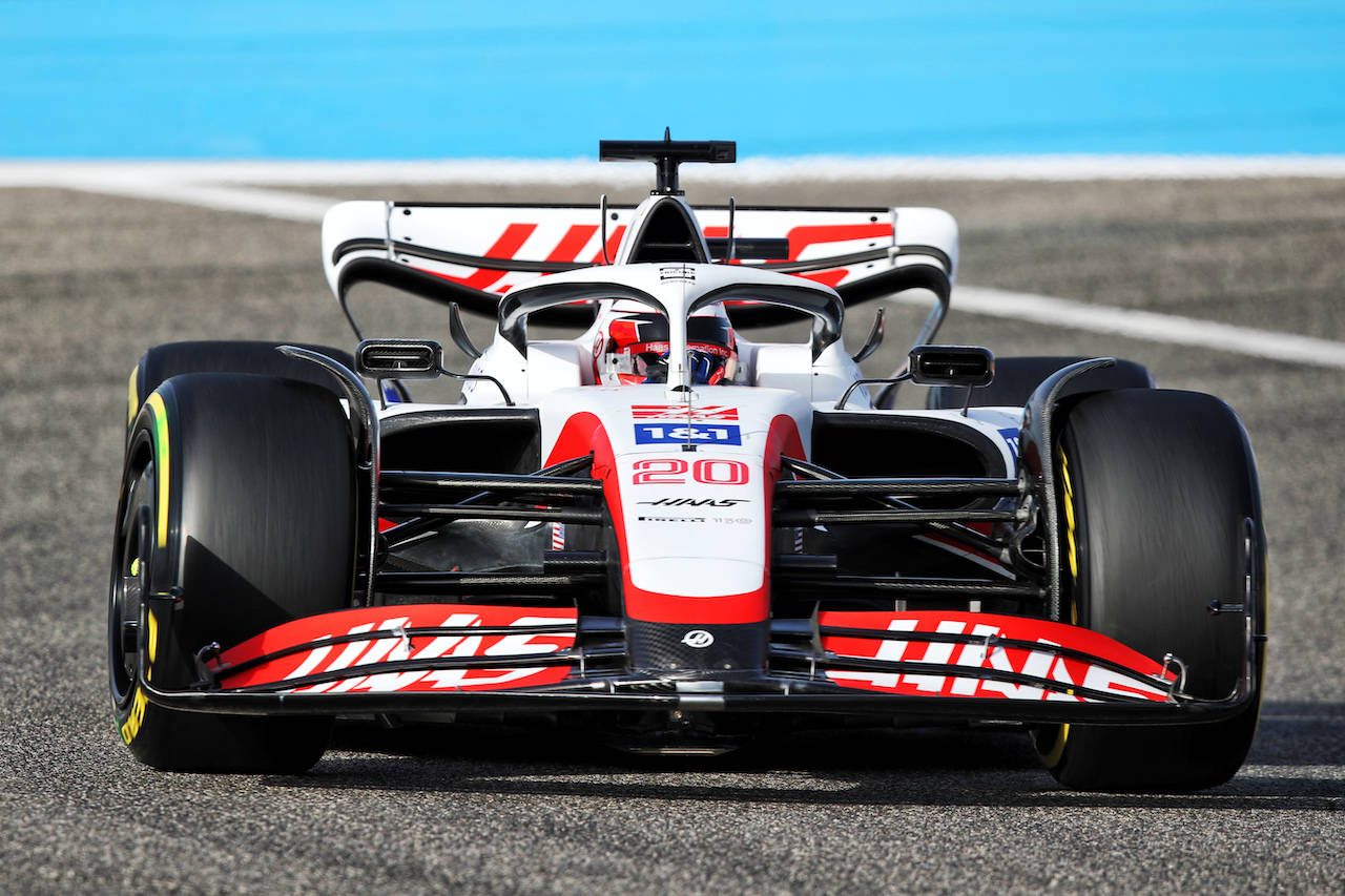 GP BAHRAIN, Kevin Magnussen (DEN) Haas VF-22.
18.03.2022. Formula 1 World Championship, Rd 1, Bahrain Grand Prix, Sakhir, Bahrain, Practice Day
 - www.xpbimages.com, EMail: requests@xpbimages.com © Copyright: Coates / XPB Images