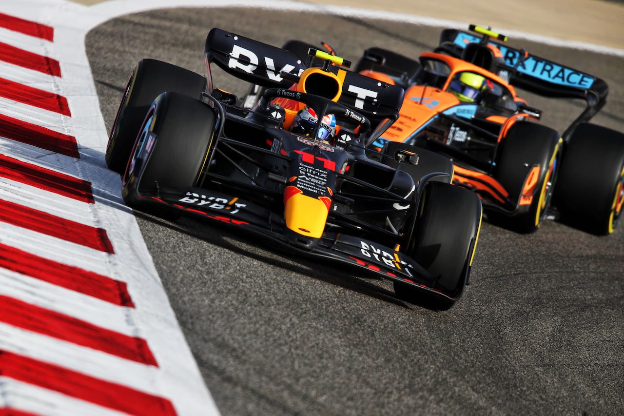 GP BAHRAIN, Sergio Perez (MEX) Red Bull Racing RB18.
18.03.2022. Formula 1 World Championship, Rd 1, Bahrain Grand Prix, Sakhir, Bahrain, Practice Day
 - www.xpbimages.com, EMail: requests@xpbimages.com © Copyright: Coates / XPB Images