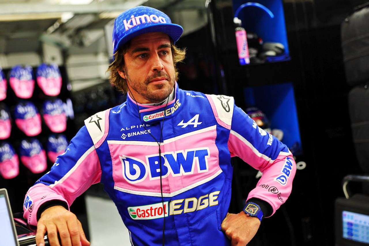 GP BAHRAIN, Fernando Alonso (ESP) Alpine F1 Team.
18.03.2022. Formula 1 World Championship, Rd 1, Bahrain Grand Prix, Sakhir, Bahrain, Practice Day
- www.xpbimages.com, EMail: requests@xpbimages.com © Copyright: Batchelor / XPB Images