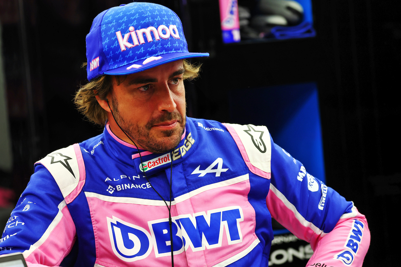 GP BAHRAIN, Fernando Alonso (ESP) Alpine F1 Team.
18.03.2022. Formula 1 World Championship, Rd 1, Bahrain Grand Prix, Sakhir, Bahrain, Practice Day
- www.xpbimages.com, EMail: requests@xpbimages.com © Copyright: Batchelor / XPB Images