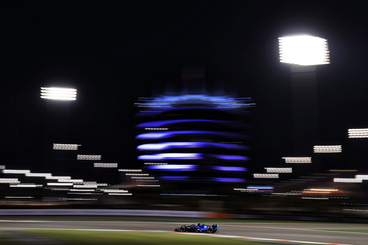 GP BAHRAIN, Nicholas Latifi (CDN) Williams Racing FW44.
18.03.2022. Formula 1 World Championship, Rd 1, Bahrain Grand Prix, Sakhir, Bahrain, Practice Day
- www.xpbimages.com, EMail: requests@xpbimages.com © Copyright: Moy / XPB Images