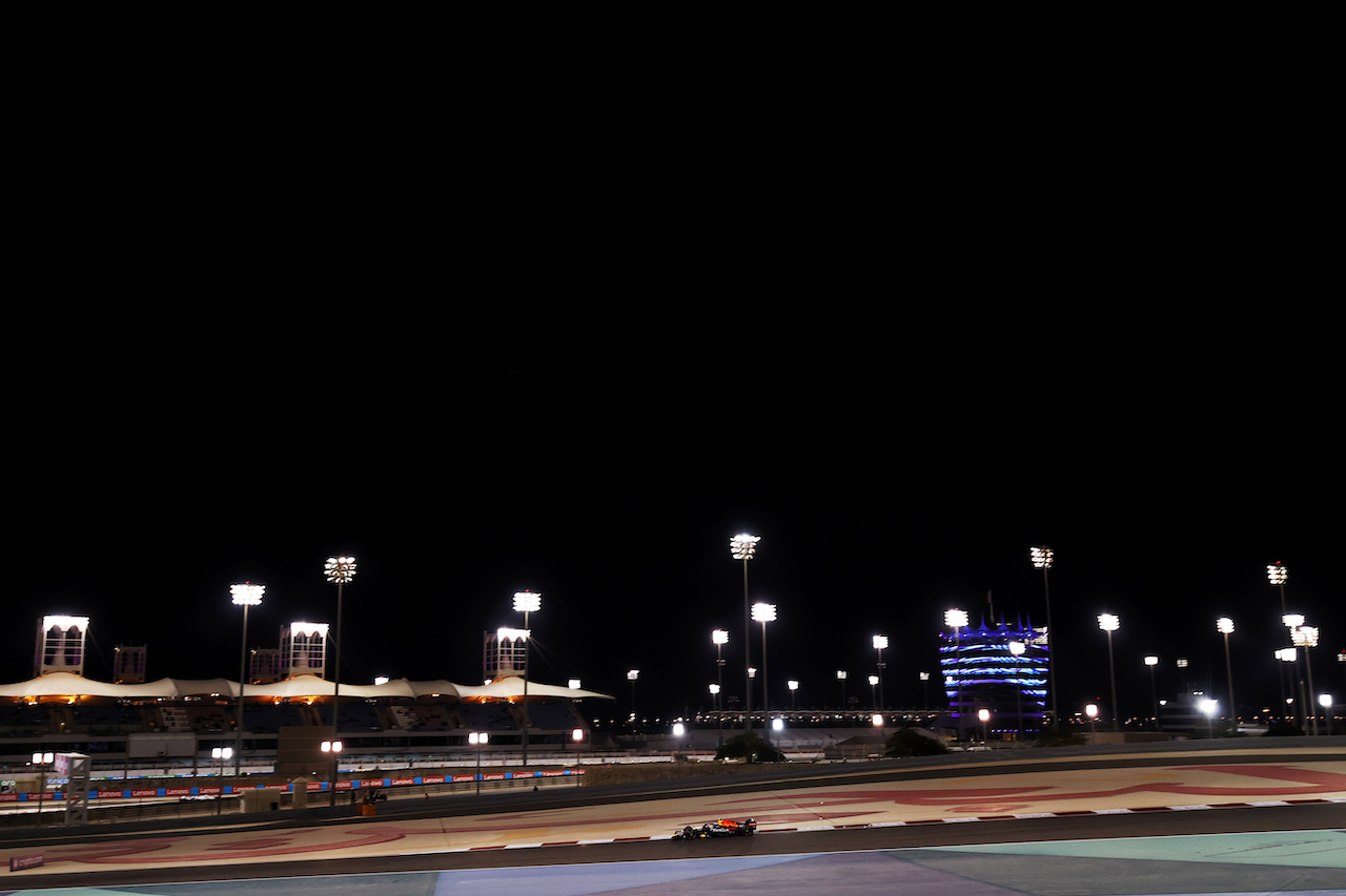GP BAHRAIN, Max Verstappen (NLD) Red Bull Racing RB18.
18.03.2022. Formula 1 World Championship, Rd 1, Bahrain Grand Prix, Sakhir, Bahrain, Practice Day
- www.xpbimages.com, EMail: requests@xpbimages.com © Copyright: Moy / XPB Images