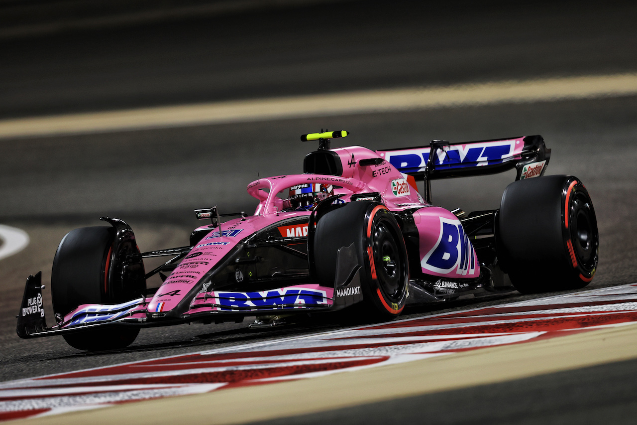 GP BAHRAIN, Esteban Ocon (FRA) Alpine F1 Team A522.
18.03.2022. Formula 1 World Championship, Rd 1, Bahrain Grand Prix, Sakhir, Bahrain, Practice Day
- www.xpbimages.com, EMail: requests@xpbimages.com © Copyright: Moy / XPB Images