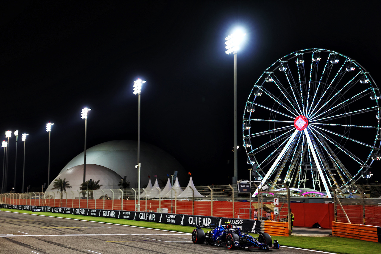 GP BAHRAIN, Nicholas Latifi (CDN) Williams Racing FW44.
18.03.2022. Formula 1 World Championship, Rd 1, Bahrain Grand Prix, Sakhir, Bahrain, Practice Day
- www.xpbimages.com, EMail: requests@xpbimages.com © Copyright: Batchelor / XPB Images