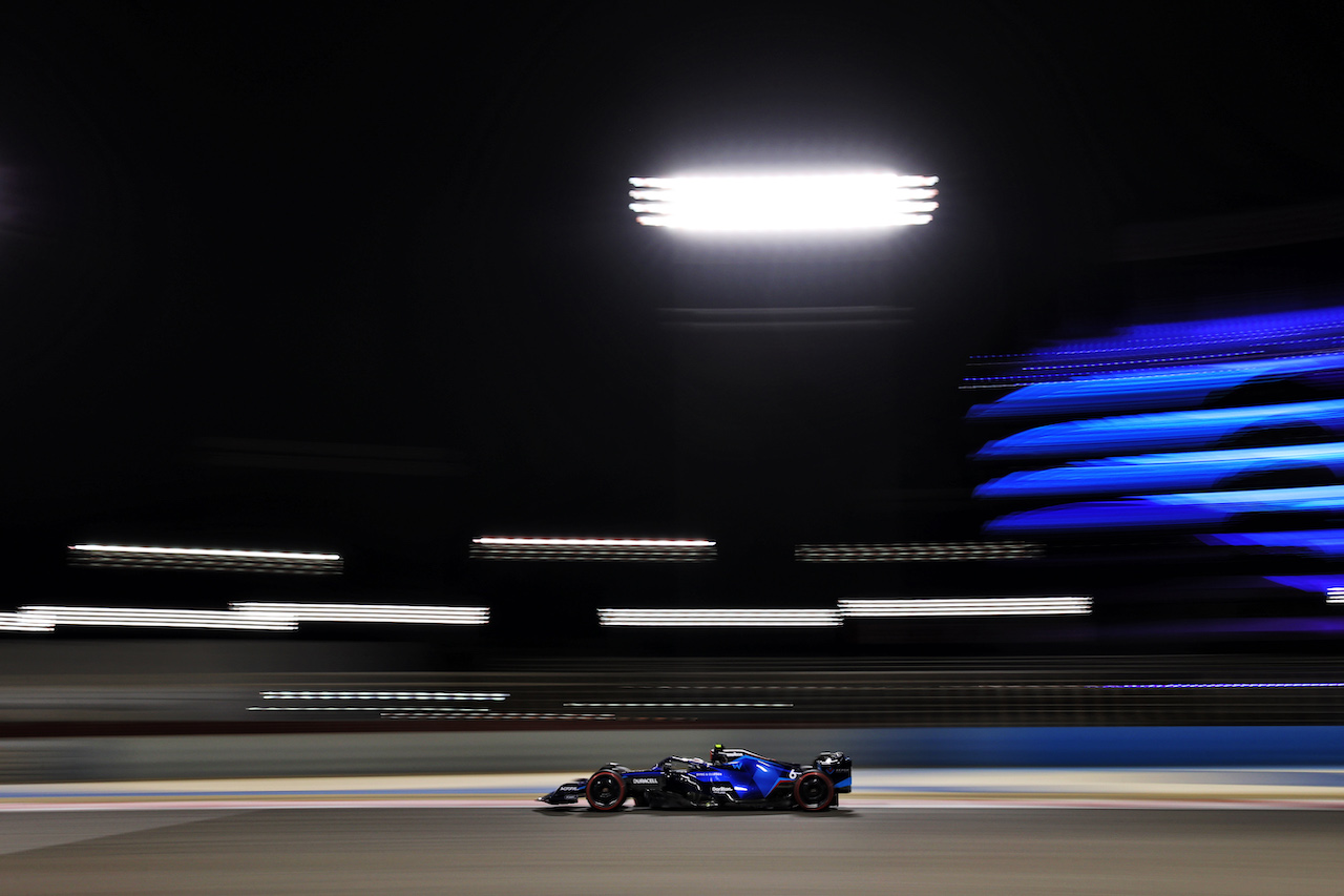 GP BAHRAIN, Nicholas Latifi (CDN) Williams Racing FW44.
18.03.2022. Formula 1 World Championship, Rd 1, Bahrain Grand Prix, Sakhir, Bahrain, Practice Day
- www.xpbimages.com, EMail: requests@xpbimages.com © Copyright: Moy / XPB Images