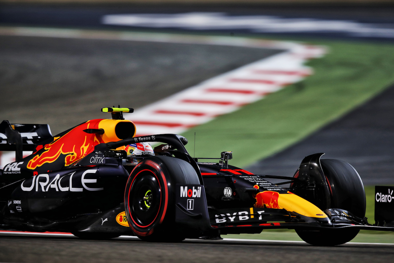 GP BAHRAIN, Sergio Perez (MEX) Red Bull Racing RB18.
18.03.2022. Formula 1 World Championship, Rd 1, Bahrain Grand Prix, Sakhir, Bahrain, Practice Day
 - www.xpbimages.com, EMail: requests@xpbimages.com © Copyright: Coates / XPB Images