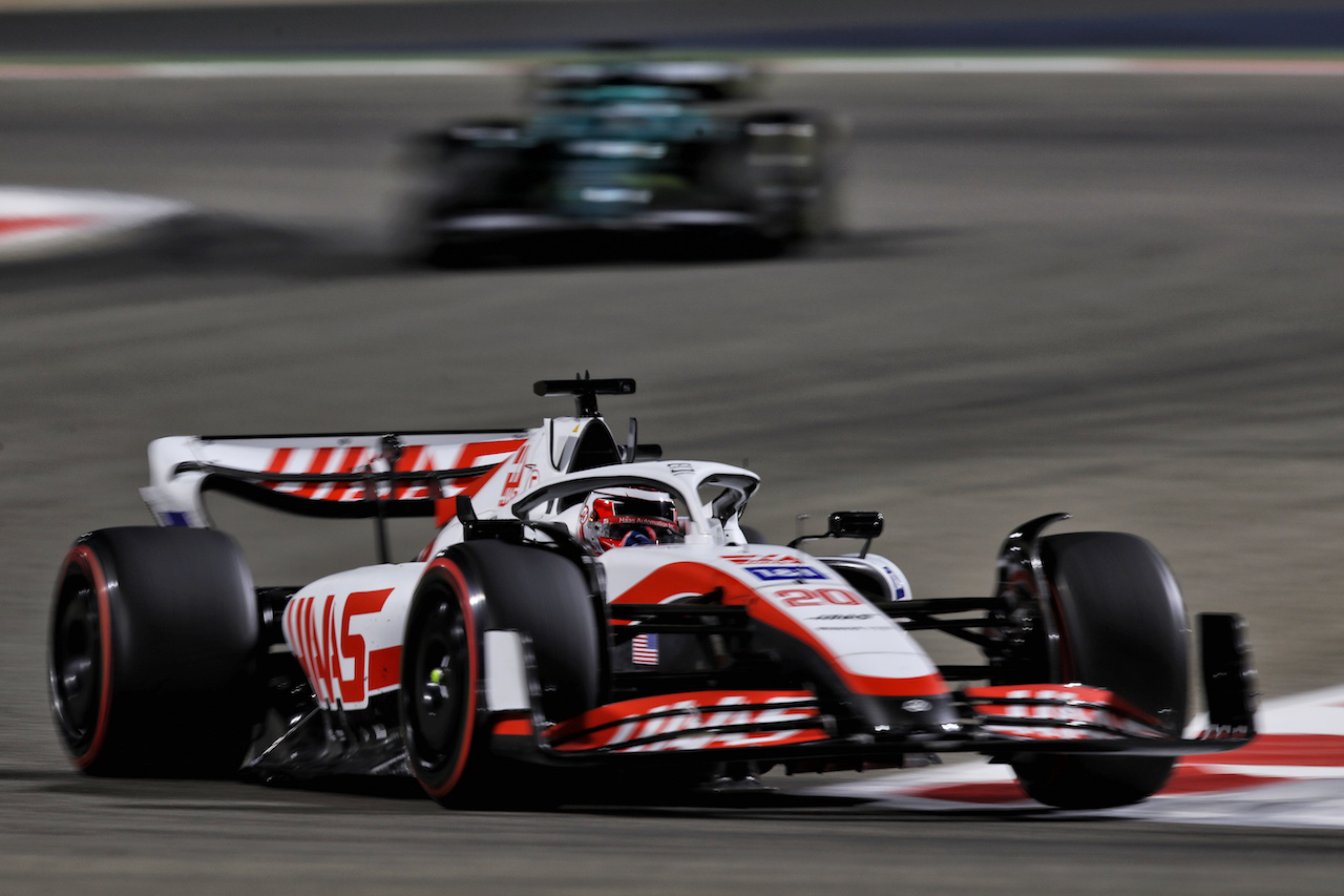 GP BAHRAIN, Kevin Magnussen (DEN) Haas VF-22.
18.03.2022. Formula 1 World Championship, Rd 1, Bahrain Grand Prix, Sakhir, Bahrain, Practice Day
 - www.xpbimages.com, EMail: requests@xpbimages.com © Copyright: Coates / XPB Images