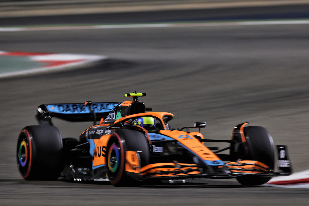 GP BAHRAIN, Lando Norris (GBR) McLaren MCL36.
18.03.2022. Formula 1 World Championship, Rd 1, Bahrain Grand Prix, Sakhir, Bahrain, Practice Day
 - www.xpbimages.com, EMail: requests@xpbimages.com © Copyright: Coates / XPB Images