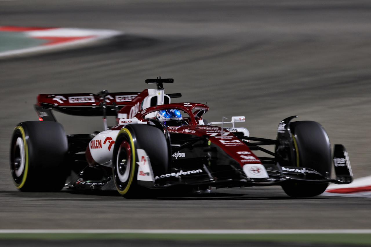 GP BAHRAIN, Valtteri Bottas (FIN) Alfa Romeo F1 Team C42.
18.03.2022. Formula 1 World Championship, Rd 1, Bahrain Grand Prix, Sakhir, Bahrain, Practice Day
 - www.xpbimages.com, EMail: requests@xpbimages.com © Copyright: Coates / XPB Images