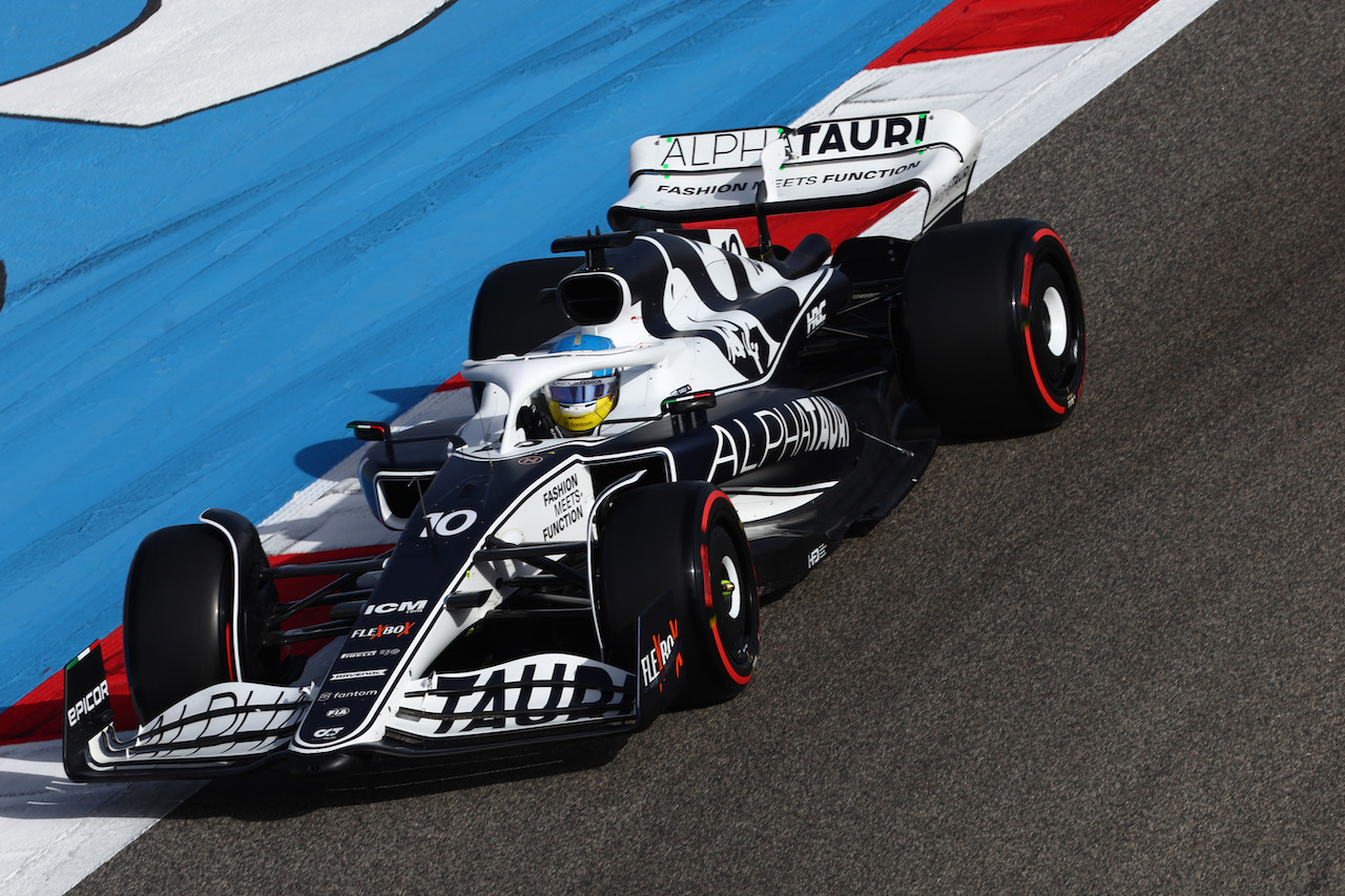 GP BAHRAIN, Pierre Gasly (FRA) AlphaTauri AT03.
18.03.2022. Formula 1 World Championship, Rd 1, Bahrain Grand Prix, Sakhir, Bahrain, Practice Day
- www.xpbimages.com, EMail: requests@xpbimages.com © Copyright: Batchelor / XPB Images