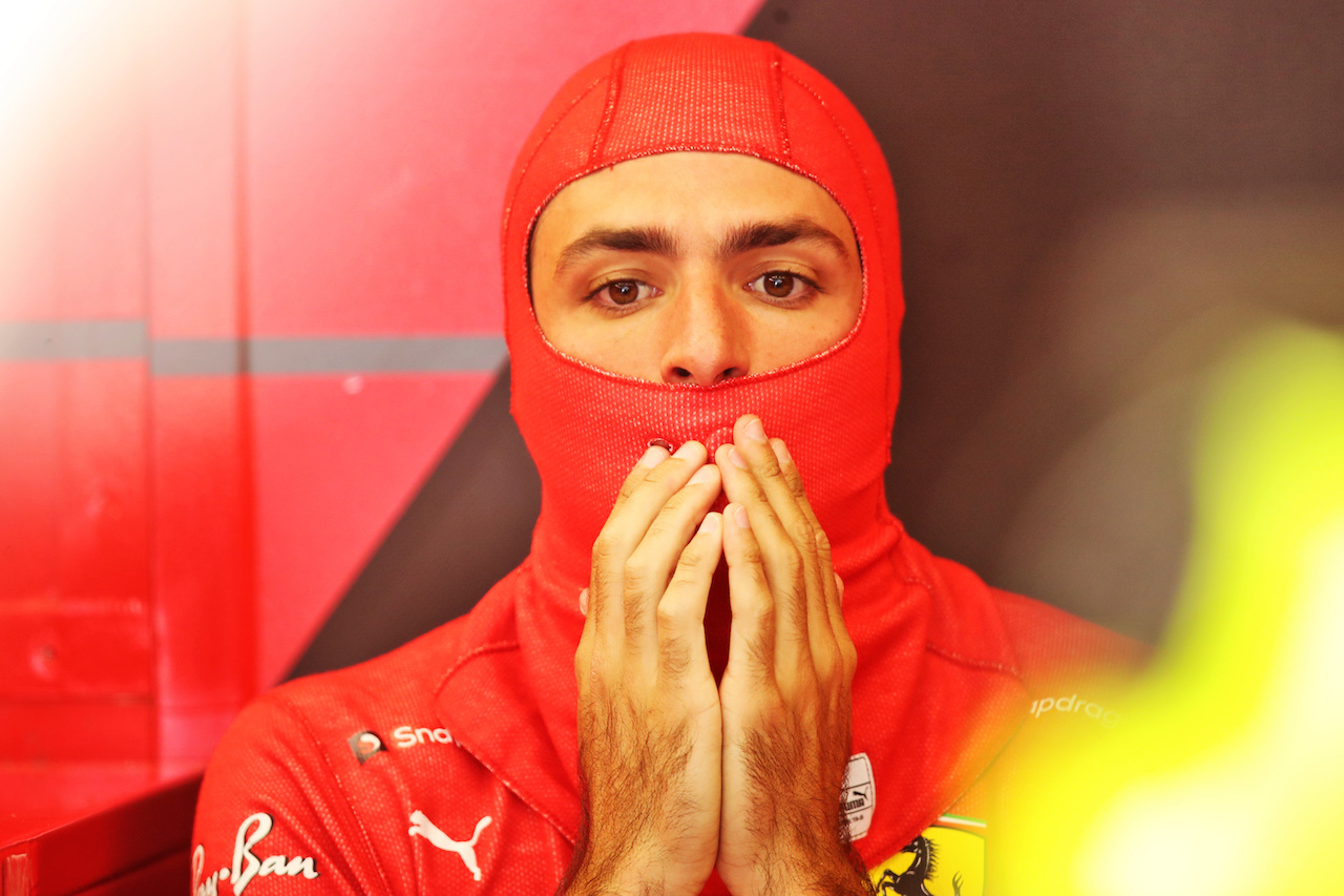 GP BAHRAIN, Carlos Sainz Jr (ESP) Ferrari.
18.03.2022. Formula 1 World Championship, Rd 1, Bahrain Grand Prix, Sakhir, Bahrain, Practice Day
 - www.xpbimages.com, EMail: requests@xpbimages.com © Copyright: Coates / XPB Images