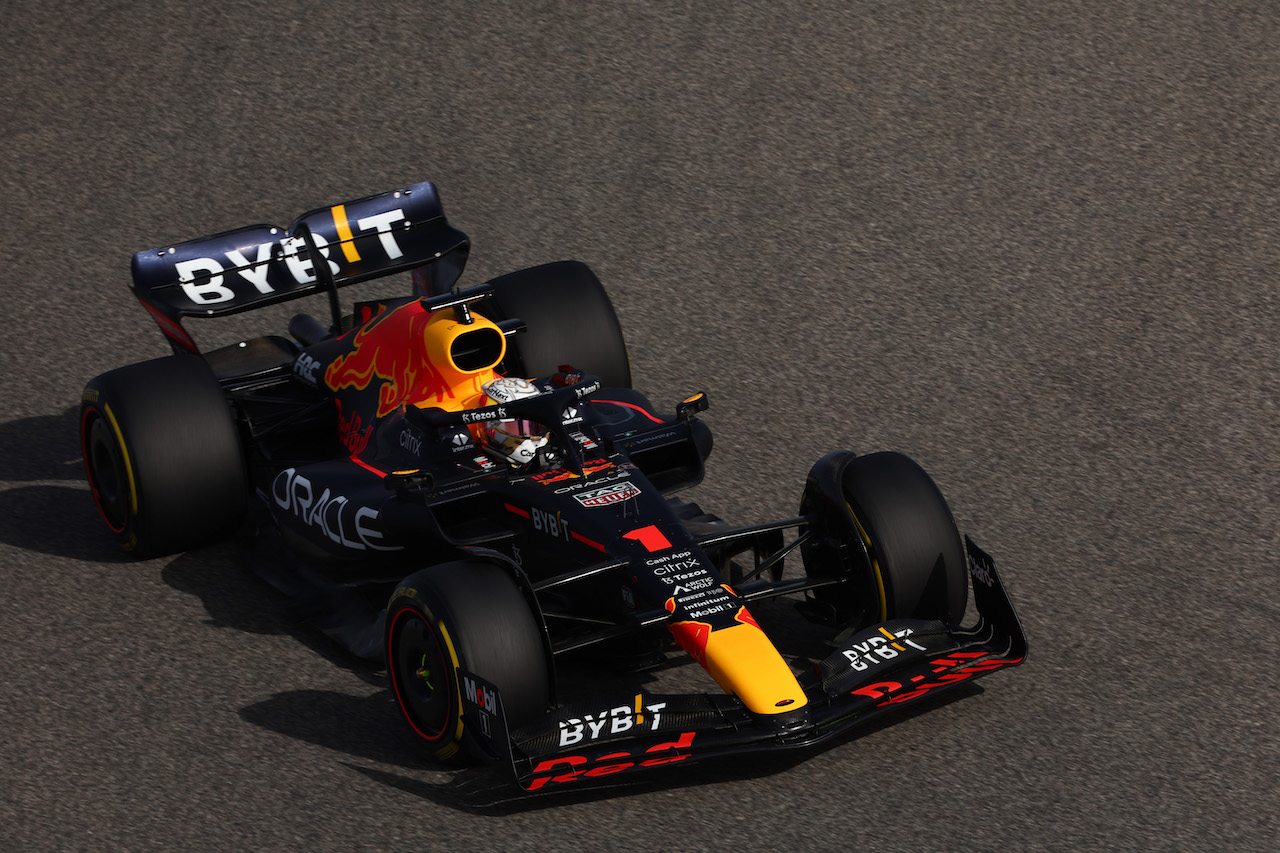GP BAHRAIN, Max Verstappen (NLD) Red Bull Racing RB18.
18.03.2022. Formula 1 World Championship, Rd 1, Bahrain Grand Prix, Sakhir, Bahrain, Practice Day
- www.xpbimages.com, EMail: requests@xpbimages.com © Copyright: Batchelor / XPB Images