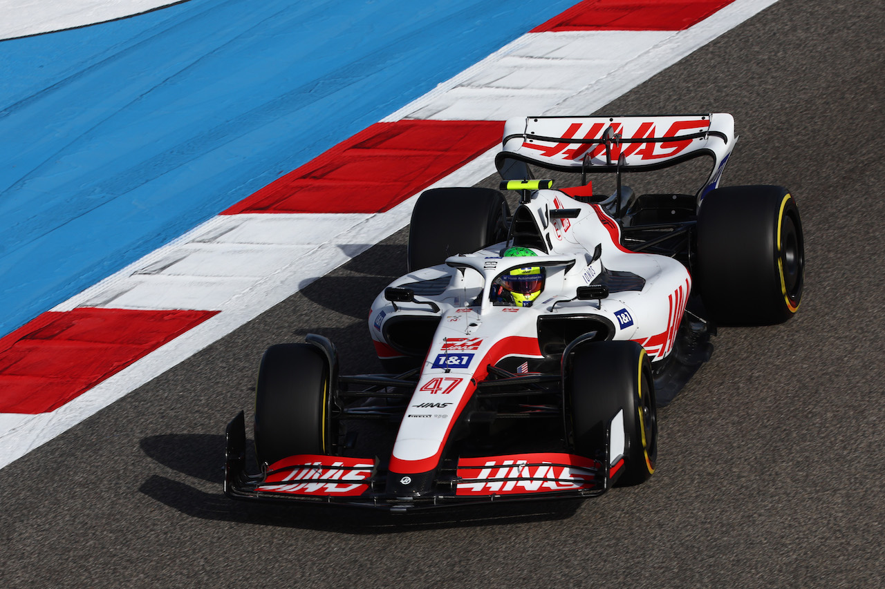 GP BAHRAIN, Mick Schumacher (GER) Haas VF-22.
18.03.2022. Formula 1 World Championship, Rd 1, Bahrain Grand Prix, Sakhir, Bahrain, Practice Day
- www.xpbimages.com, EMail: requests@xpbimages.com © Copyright: Batchelor / XPB Images