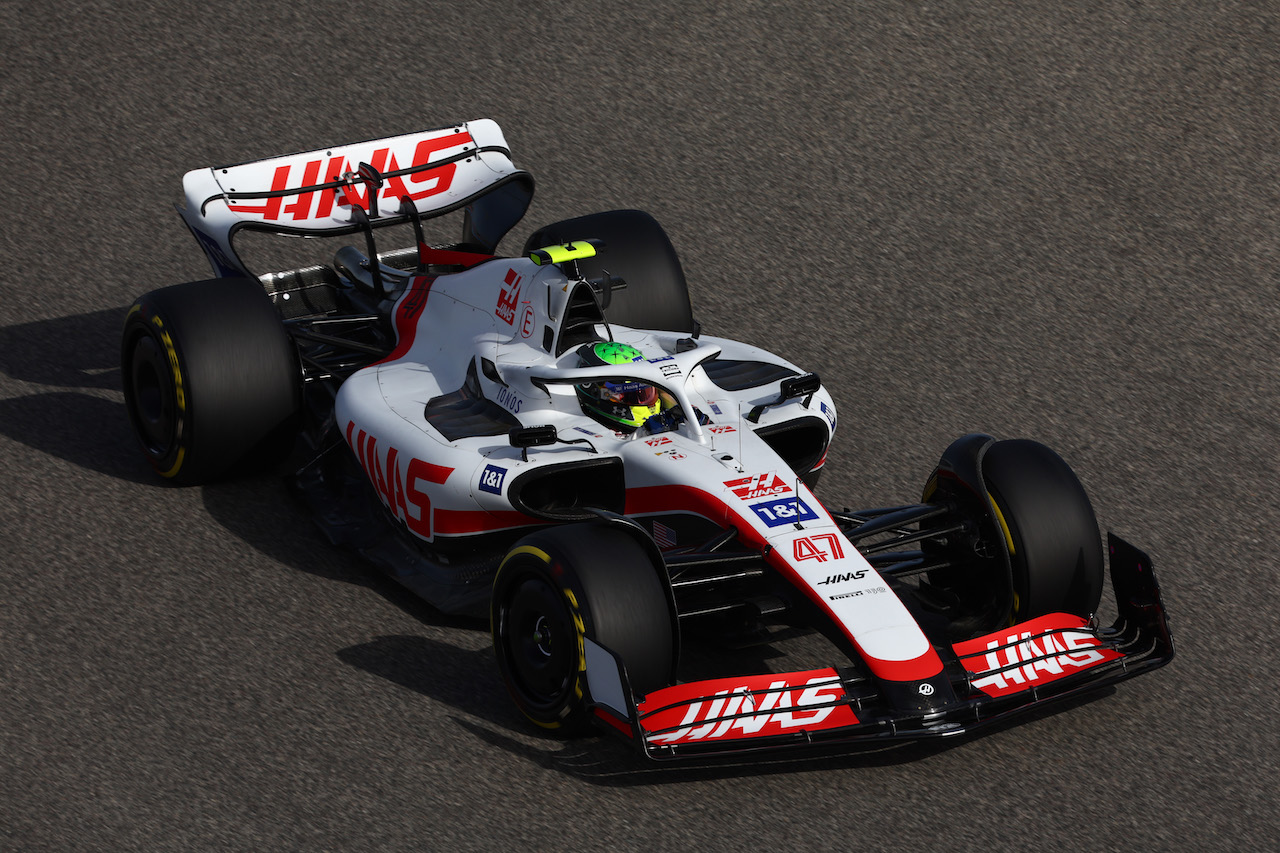 GP BAHRAIN, Mick Schumacher (GER) Haas VF-22.
18.03.2022. Formula 1 World Championship, Rd 1, Bahrain Grand Prix, Sakhir, Bahrain, Practice Day
- www.xpbimages.com, EMail: requests@xpbimages.com © Copyright: Batchelor / XPB Images