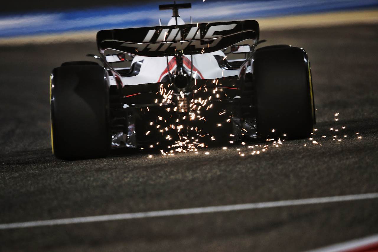 GP BAHRAIN, Kevin Magnussen (DEN) Haas VF-22.
18.03.2022. Formula 1 World Championship, Rd 1, Bahrain Grand Prix, Sakhir, Bahrain, Practice Day
 - www.xpbimages.com, EMail: requests@xpbimages.com © Copyright: Coates / XPB Images
