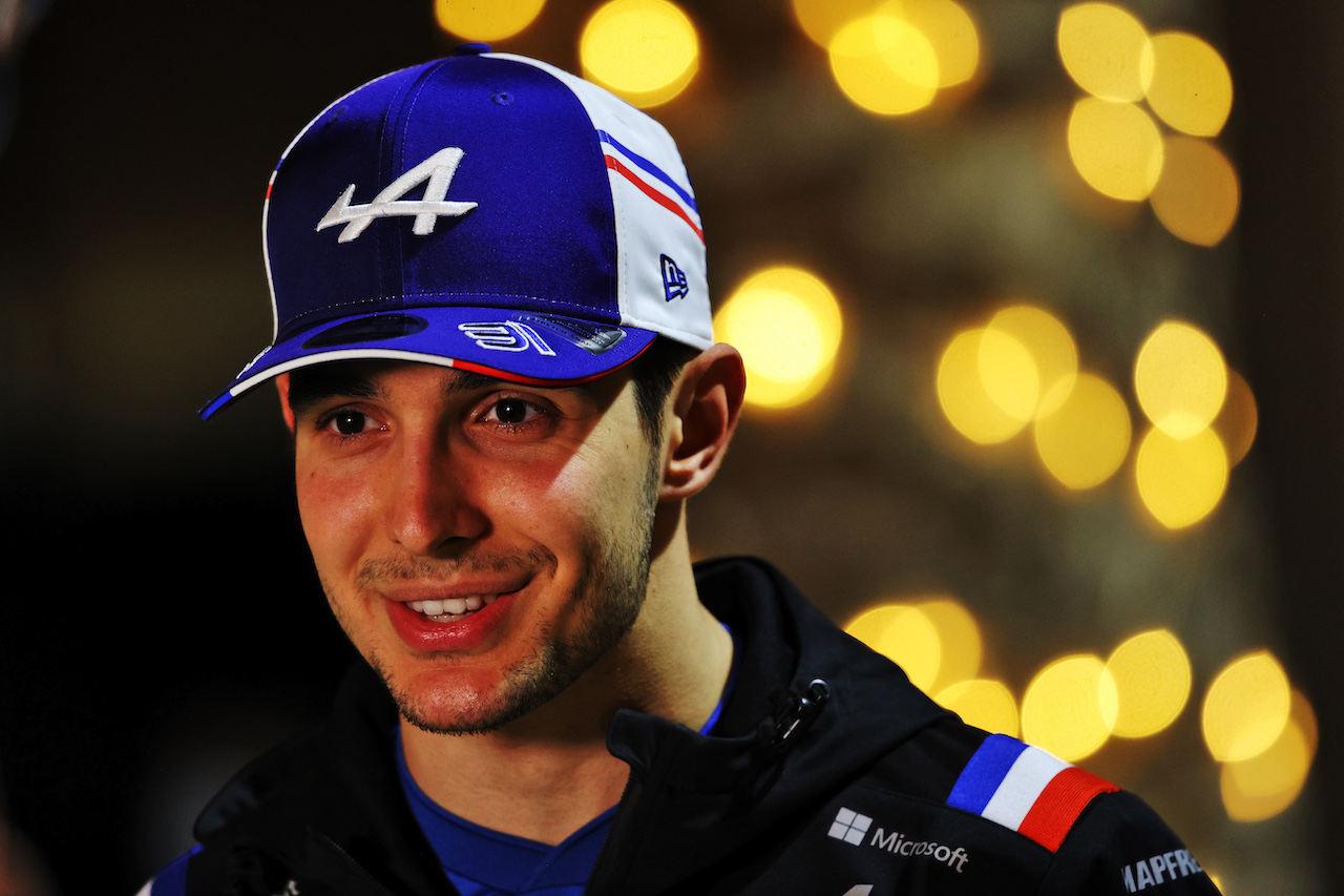 GP BAHRAIN, Esteban Ocon (FRA) Alpine F1 Team.
18.03.2022. Formula 1 World Championship, Rd 1, Bahrain Grand Prix, Sakhir, Bahrain, Practice Day
- www.xpbimages.com, EMail: requests@xpbimages.com © Copyright: Moy / XPB Images