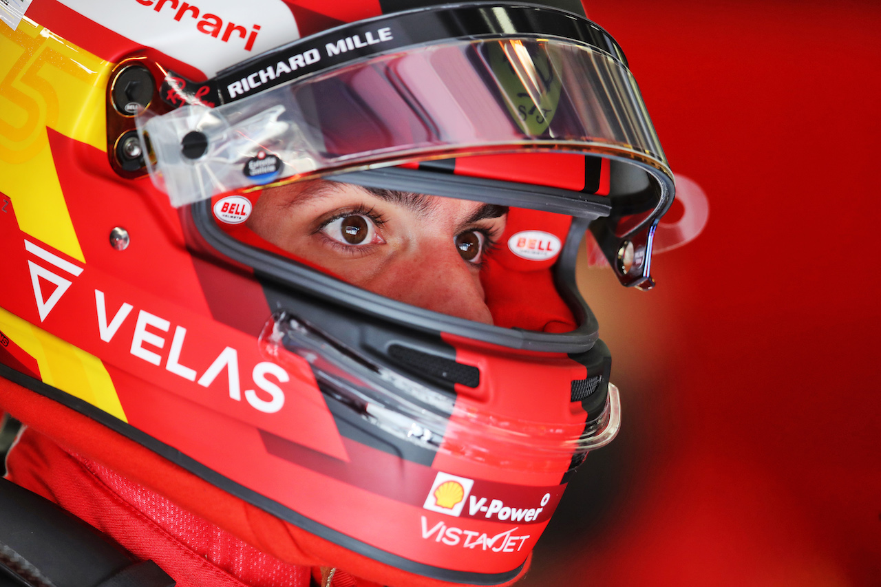GP BAHRAIN, Carlos Sainz Jr (ESP) Ferrari.
18.03.2022. Formula 1 World Championship, Rd 1, Bahrain Grand Prix, Sakhir, Bahrain, Practice Day
 - www.xpbimages.com, EMail: requests@xpbimages.com © Copyright: Coates / XPB Images