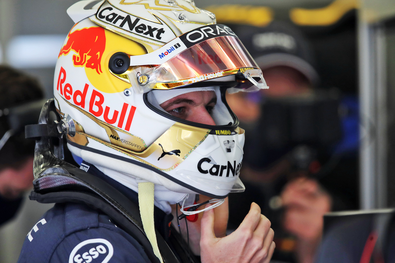 GP BAHRAIN, Max Verstappen (NLD) Red Bull Racing.
18.03.2022. Formula 1 World Championship, Rd 1, Bahrain Grand Prix, Sakhir, Bahrain, Practice Day
 - www.xpbimages.com, EMail: requests@xpbimages.com © Copyright: Coates / XPB Images