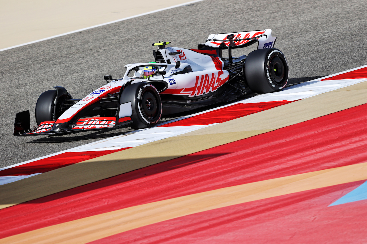 GP BAHRAIN, Mick Schumacher (GER) Haas VF-22.
18.03.2022. Formula 1 World Championship, Rd 1, Bahrain Grand Prix, Sakhir, Bahrain, Practice Day
- www.xpbimages.com, EMail: requests@xpbimages.com © Copyright: Moy / XPB Images