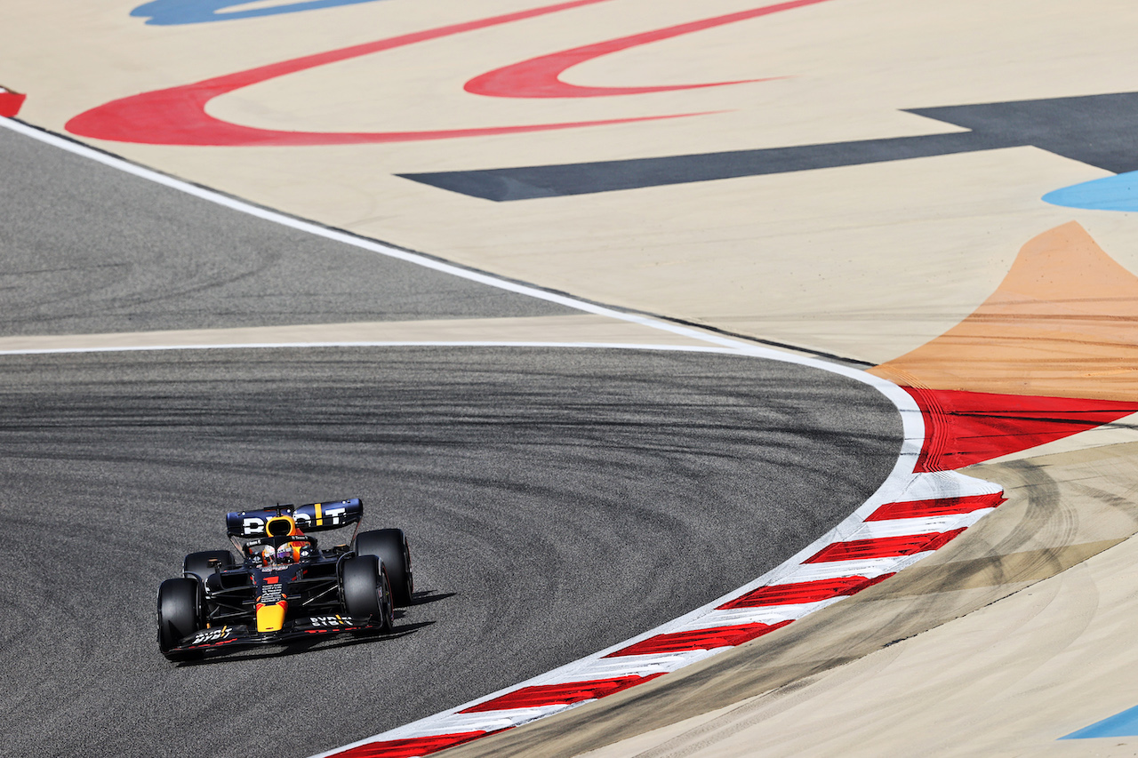 GP BAHRAIN, Max Verstappen (NLD) Red Bull Racing RB18.
18.03.2022. Formula 1 World Championship, Rd 1, Bahrain Grand Prix, Sakhir, Bahrain, Practice Day
- www.xpbimages.com, EMail: requests@xpbimages.com © Copyright: Moy / XPB Images