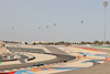 GP BAHRAIN, Lewis Hamilton (GBR) Mercedes AMG F1 W13 davanti a Max Verstappen (NLD) Red Bull Racing RB18.
18.03.2022. Formula 1 World Championship, Rd 1, Bahrain Grand Prix, Sakhir, Bahrain, Practice Day
- www.xpbimages.com, EMail: requests@xpbimages.com © Copyright: Moy / XPB Images