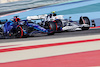 GP BAHRAIN, Alexander Albon (THA) Williams Racing FW44 e Yuki Tsunoda (JPN) AlphaTauri AT03.
18.03.2022. Formula 1 World Championship, Rd 1, Bahrain Grand Prix, Sakhir, Bahrain, Practice Day
- www.xpbimages.com, EMail: requests@xpbimages.com © Copyright: Bearne / XPB Images