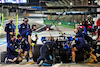 GP BAHRAIN, Nicholas Latifi (CDN) Williams Racing FW44 practices a pit stop.
18.03.2022. Formula 1 World Championship, Rd 1, Bahrain Grand Prix, Sakhir, Bahrain, Practice Day
- www.xpbimages.com, EMail: requests@xpbimages.com © Copyright: Batchelor / XPB Images