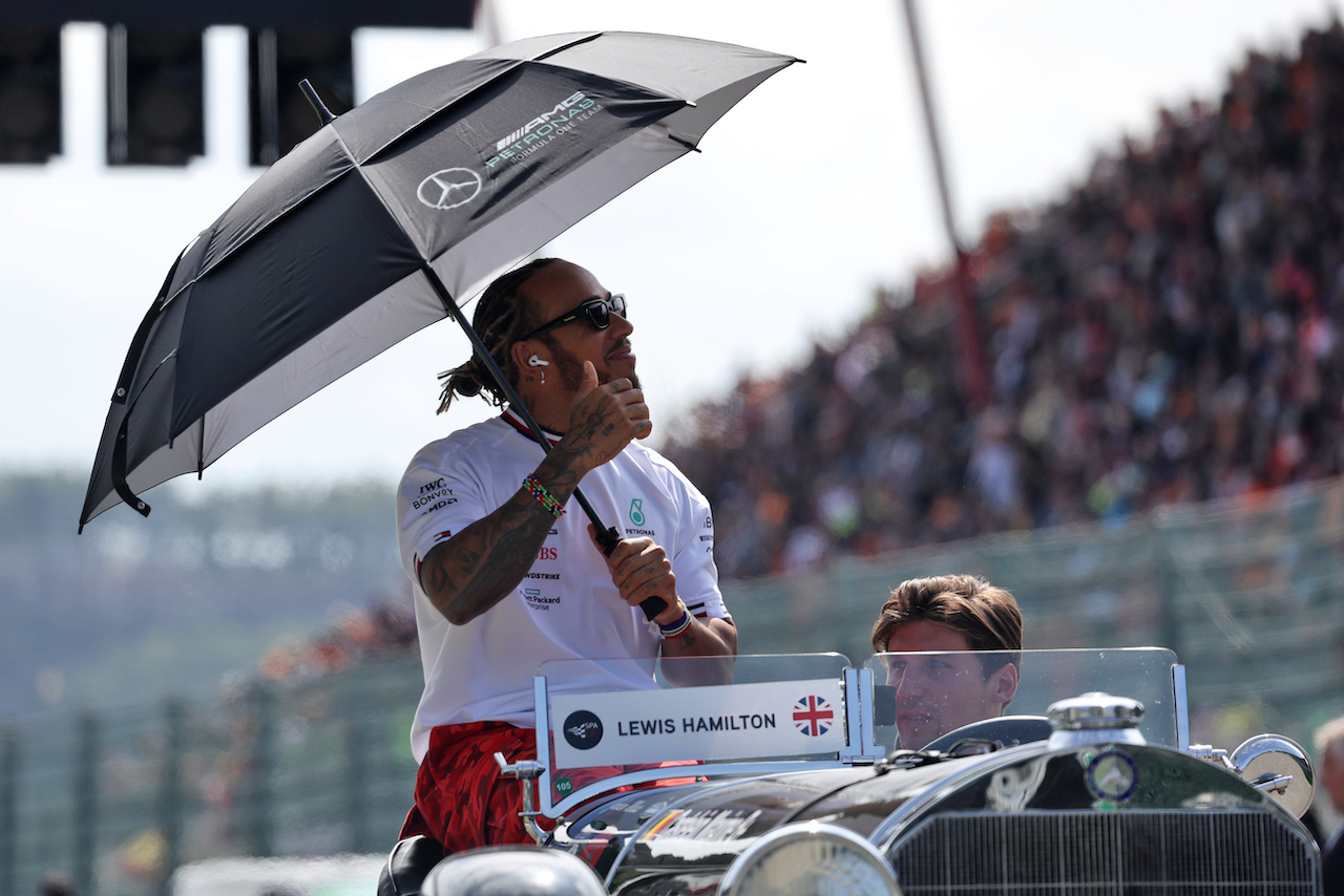 GP BELGIO, Lewis Hamilton (GBR) Mercedes AMG F1 on the drivers parade.
28.08.2022. Formula 1 World Championship, Rd 14, Belgian Grand Prix, Spa Francorchamps, Belgium, Gara Day.
- www.xpbimages.com, EMail: requests@xpbimages.com © Copyright: Bearne / XPB Images